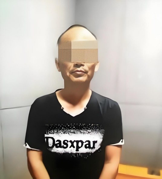 吴飞龙（孙卓被拐案被告人，拐骗儿童罪犯）