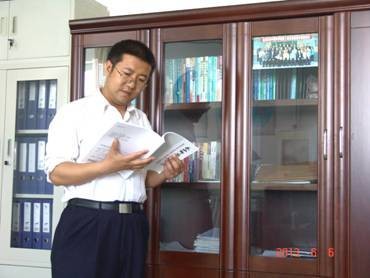 王小芳（中国天水师范学院党委组织员、教授）