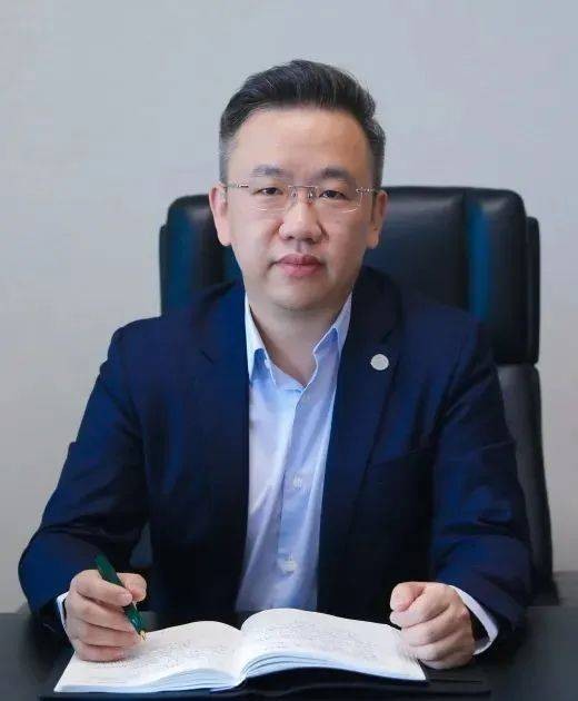 张辰（上海城投控股股份有限公司董事长）
