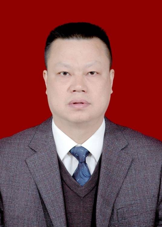 唐勇(万源市市交通运输局党组书记)