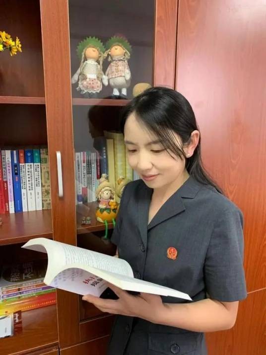 余瑾（云南省曲靖市中级人民法院环境资源审判庭原庭长、四级高级法官）
