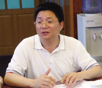 张坚（华东交通大学党委委员、原副校长）