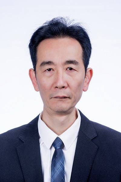 龚建华（重庆市巴南区人社局党委原专职副书记）