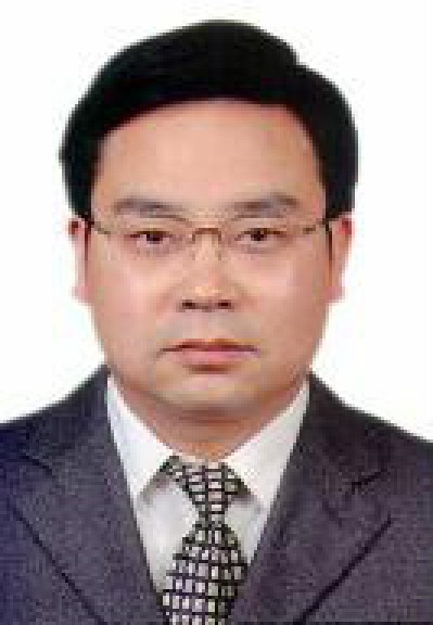 熊文（湖北工业大学长江经济带大保护研究中心主任、水环境污染监测国家工程研究中心河湖研究院院长）