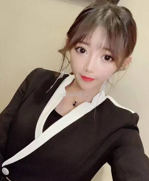 小伊伊(网络红人)