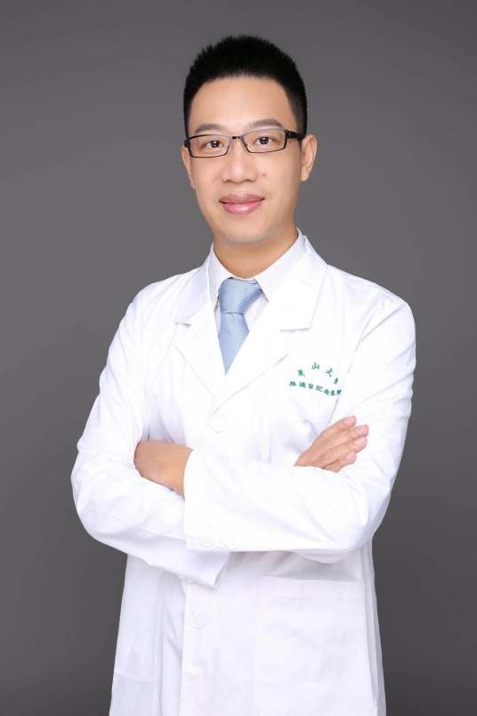 苏士成(乳腺肿瘤专家,中山大学孙逸仙纪念医院院长助理、教授、主任医师、研究员、乳腺腔镜中心主任)