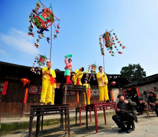 秀山花灯（中国西南地区花灯艺术中的一支重要流派）