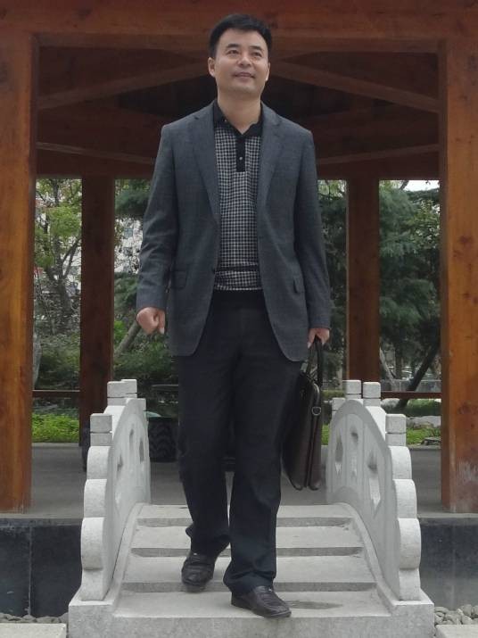 杨俊杰(中国美术家协会河南创作中心副主任)