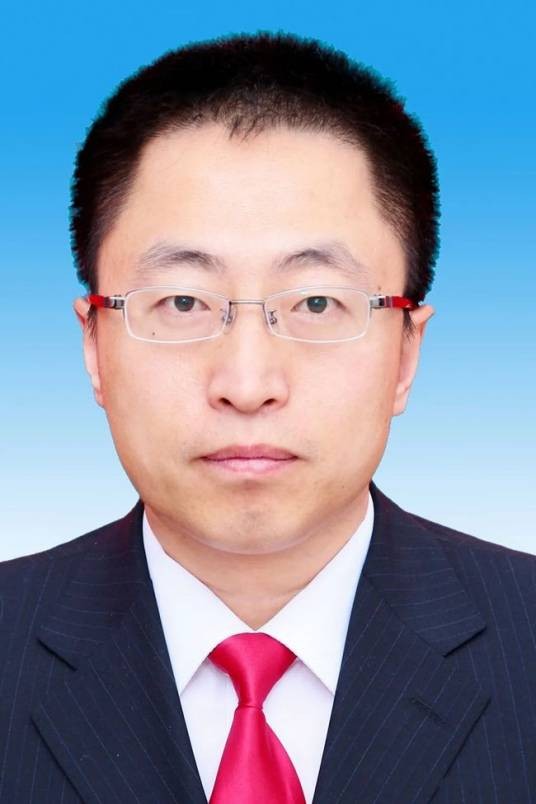 王雪峰（内蒙古自治区鄂尔多斯市乌审旗委书记、旗人武部党委第一书记）