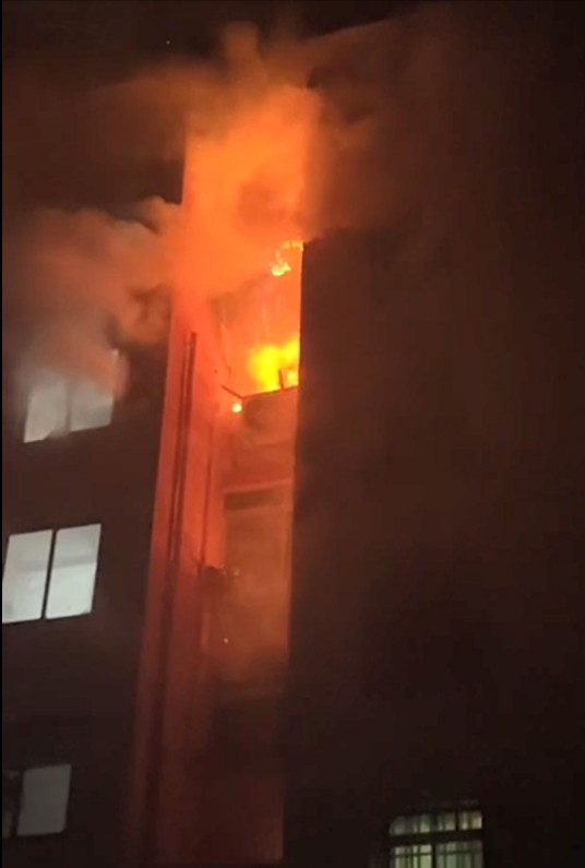 1·10上海小区失火坠楼事件