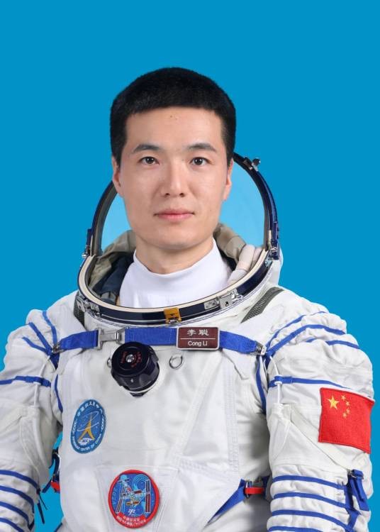 李聪（中国第三批航天员、神舟十八号航天员、空军中校、英雄航天员、航天功勋奖章获得者）
