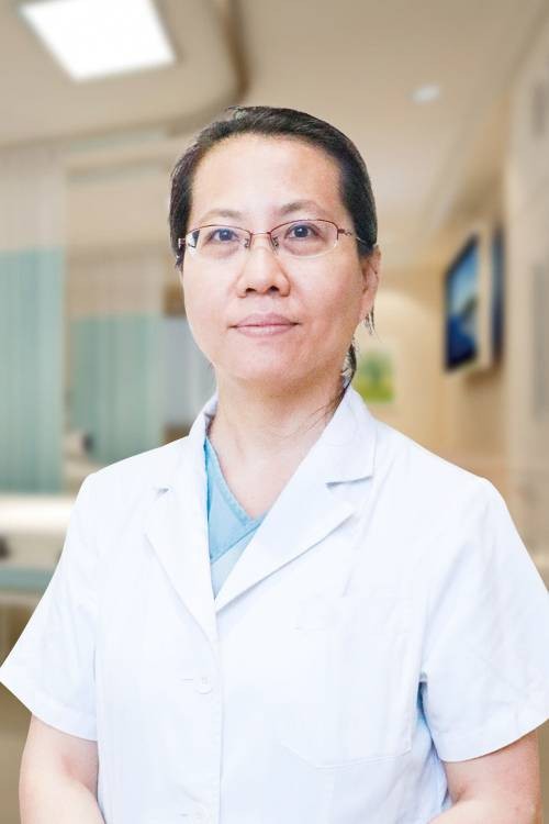杨中（中国中医科主任医师，专攻乳腺癌及肿瘤相关性失眠诊疗）