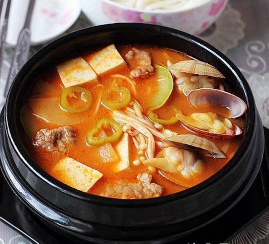 大酱汤（中国朝鲜族、朝鲜半岛的传统菜品）