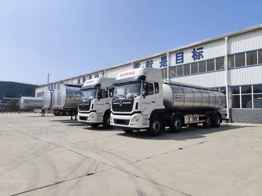 牛奶运输车