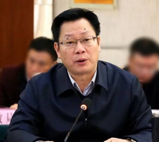 李万忠（四川省泸州市人大常委会原二级巡视员）