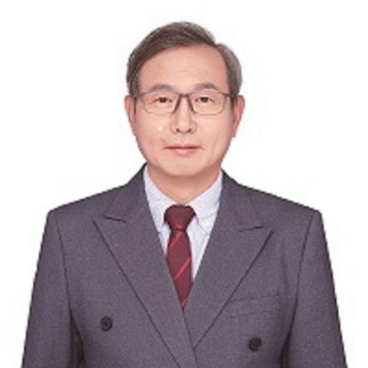 徐冉(山东省第十四届人大代表,济南金投控股集团党委副书记、董事、总经理)