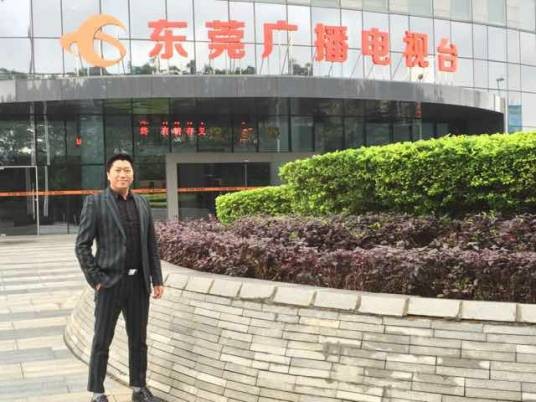 刘青（中国男影视制片人、艺人经纪人）