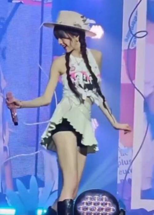 张元英转圈