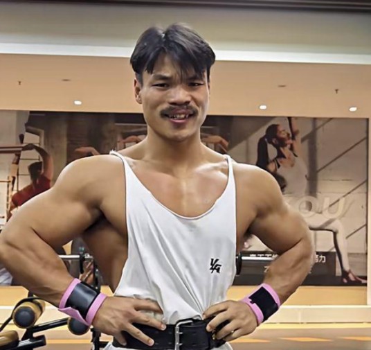 李文龙(网红,三只羊旗下主播)