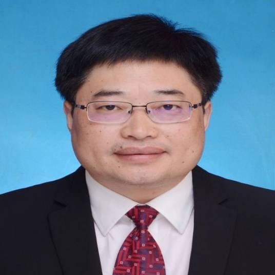 沈晓明（江西省上饶市工信局党组成员、副局长）