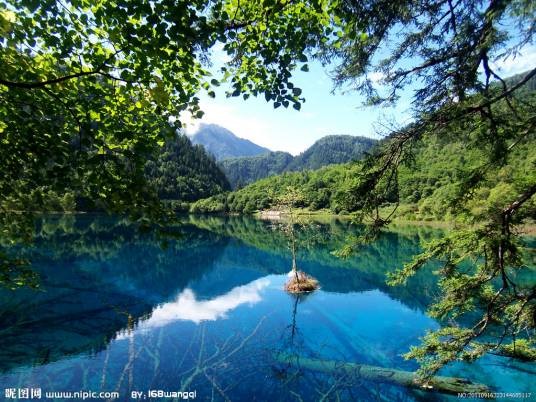 阿坝藏族羌族自治州九寨沟景区