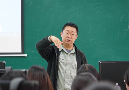 陈宇（云南大学新闻传播实验教学中心副主任）
