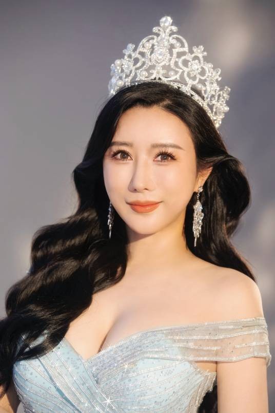 刘芊妤（中国内地女演员、制片人、模特）