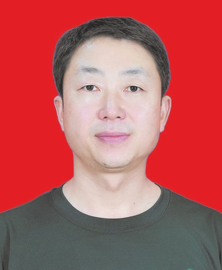 闫磊（富平县庄里试验区政协委员、陕西省慈善协会理事）
