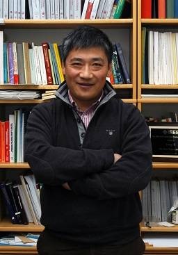 王义（东北大学特聘教授）